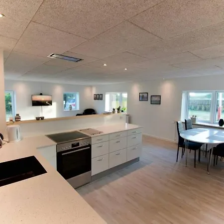 Hyggeligt Hus Lige Udenfor